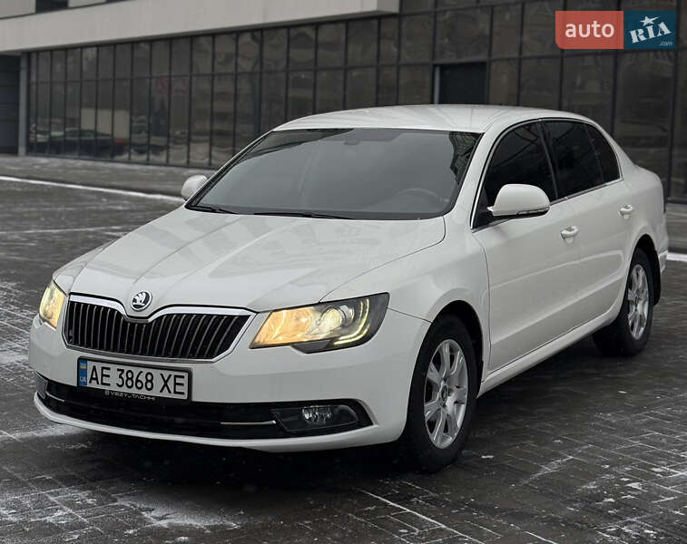 Лифтбек Skoda Superb 2013 в Днепре