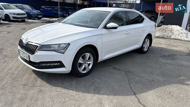 Лифтбек Skoda Superb 2021 в Киеве