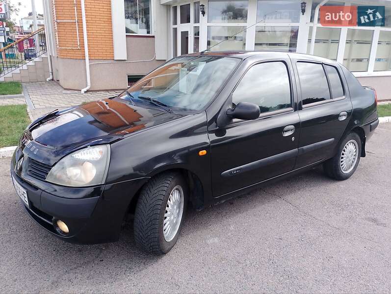 Седан Renault Symbol 2002 в Тетієві