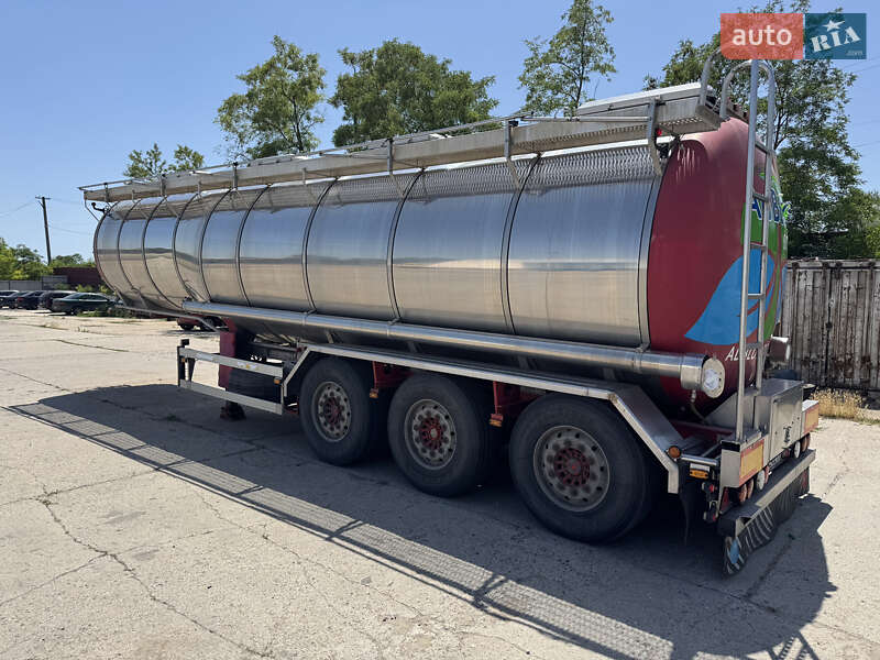 Цистерна полуприцеп Benalu TF 2003 в Одессе Цистерна полуприцеп Benalu TF 2003 в Одессе