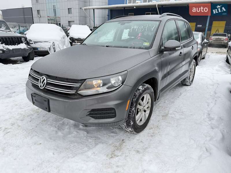 Внедорожник / Кроссовер Volkswagen Tiguan 2016 в Киеве