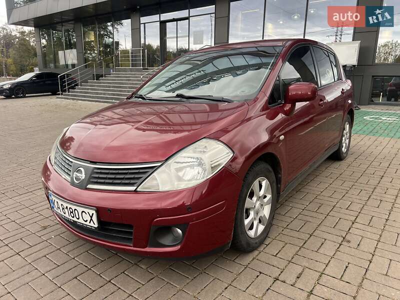 Хэтчбек Nissan TIIDA 2007 в Киеве