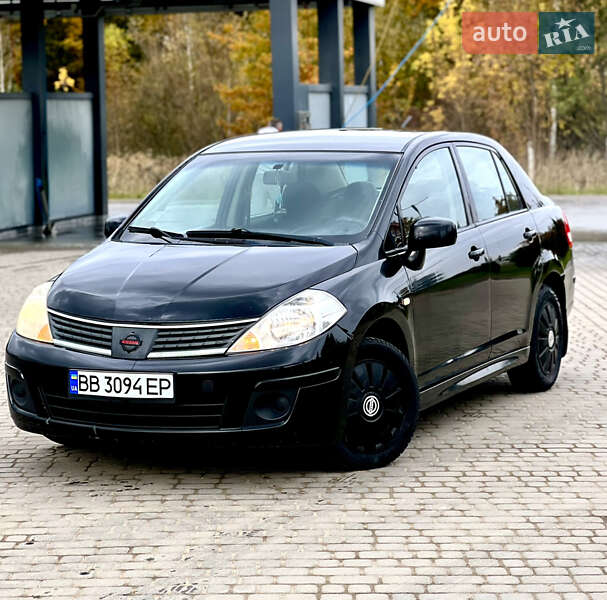 Седан Nissan TIIDA 2010 в Самборі