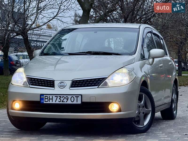 Хэтчбек Nissan TIIDA 2007 в Одессе Хэтчбек Nissan TIIDA 2007 в Одессе
