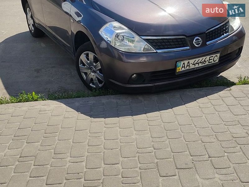 Хэтчбек Nissan TIIDA 2008 в Броварах