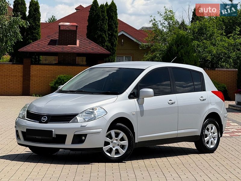Хэтчбек Nissan TIIDA 2008 в Днепре