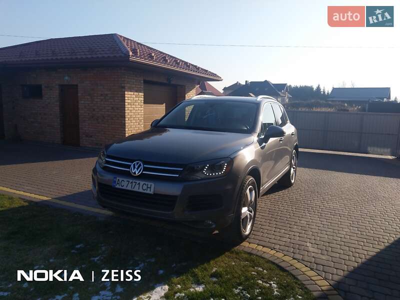 Внедорожник / Кроссовер Volkswagen Touareg 2012 в Ковеле