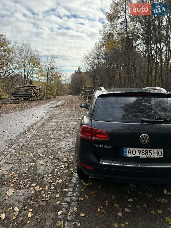 Внедорожник / Кроссовер Volkswagen Touareg 2013 в Ужгороде
