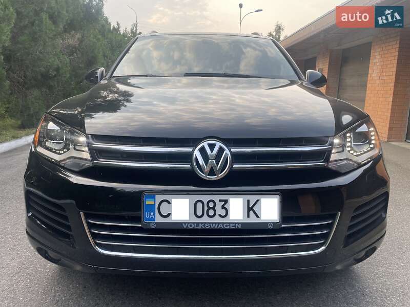 Внедорожник / Кроссовер Volkswagen Touareg 2011 в Черкассах