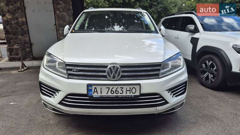 Позашляховик / Кросовер Volkswagen Touareg 2018 в Києві