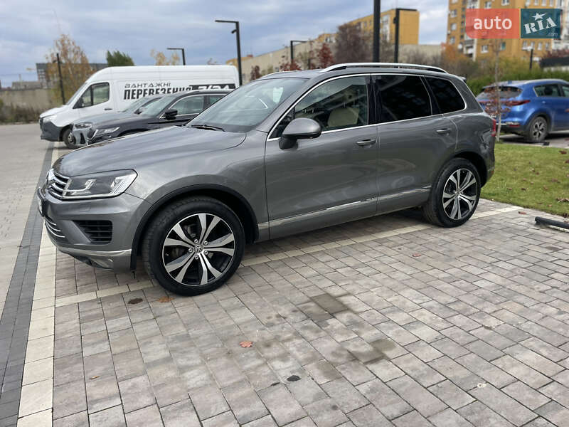 Внедорожник / Кроссовер Volkswagen Touareg 2015 в Ужгороде Внедорожник / Кроссовер Volkswagen Touareg 2015 в Ужгороде