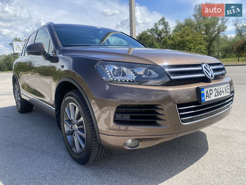 Внедорожник / Кроссовер Volkswagen Touareg 2013 в Запорожье