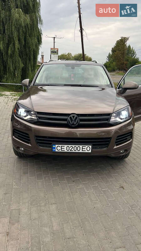 Внедорожник / Кроссовер Volkswagen Touareg 2010 в Новоселице