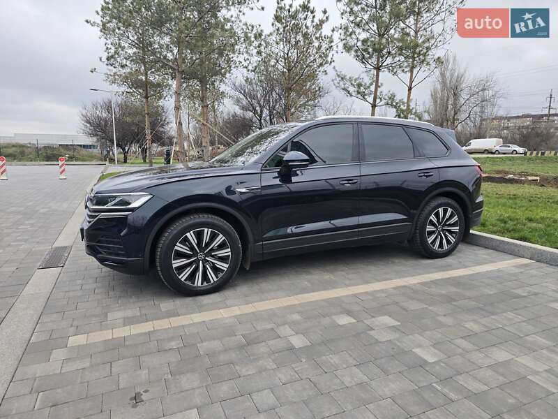 Внедорожник / Кроссовер Volkswagen Touareg 2021 в Кривом Роге