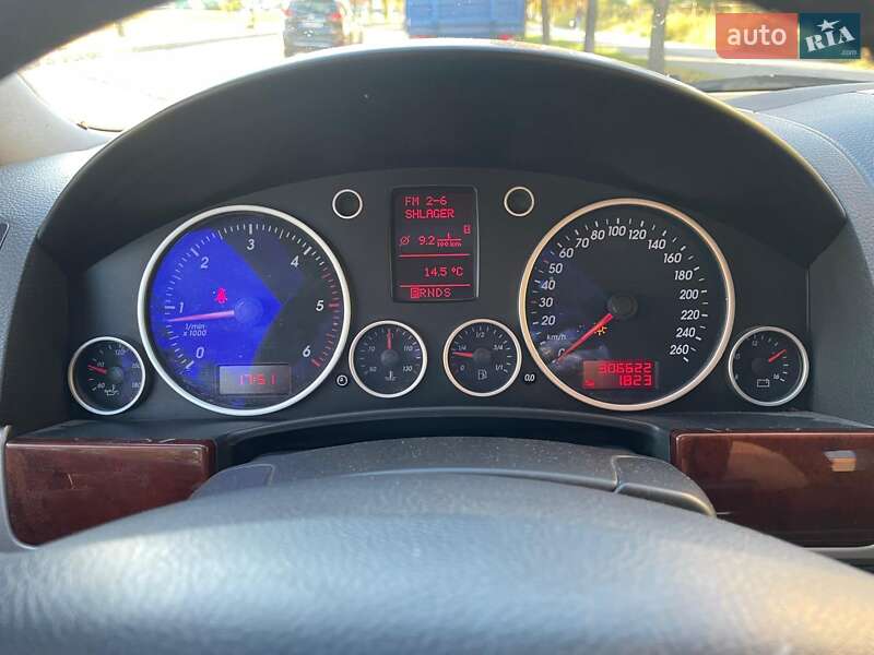 Внедорожник / Кроссовер Volkswagen Touareg 2006 в Киеве