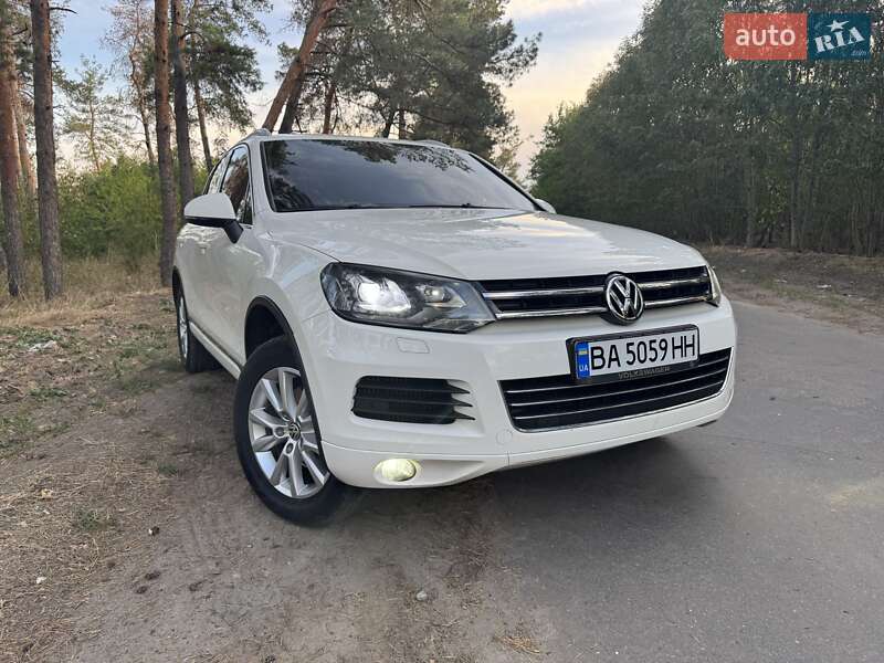 Внедорожник / Кроссовер Volkswagen Touareg 2011 в Кропивницком