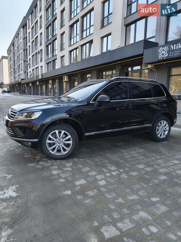 Внедорожник / Кроссовер Volkswagen Touareg 2017 в Львове