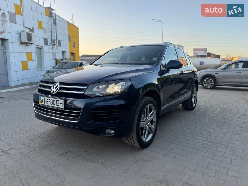 Позашляховик / Кросовер Volkswagen Touareg 2013 в Києві