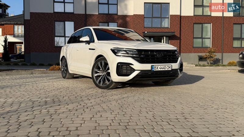 Внедорожник / Кроссовер Volkswagen Touareg 2018 в Каменец-Подольском