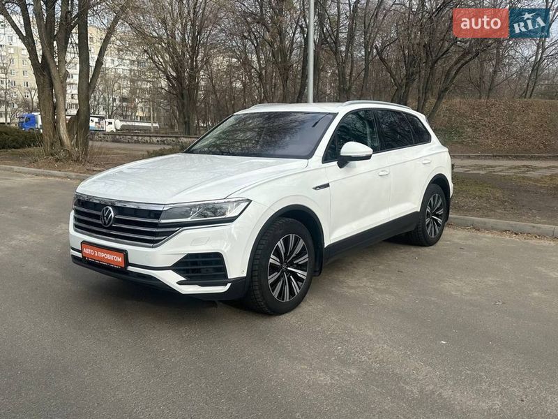 Внедорожник / Кроссовер Volkswagen Touareg 2020 в Черкассах