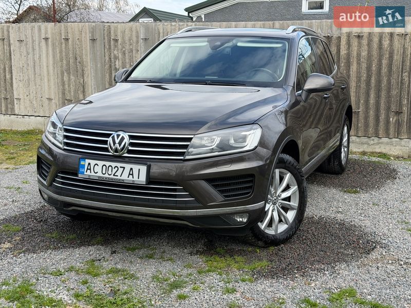 Внедорожник / Кроссовер Volkswagen Touareg 2015 в Владимире