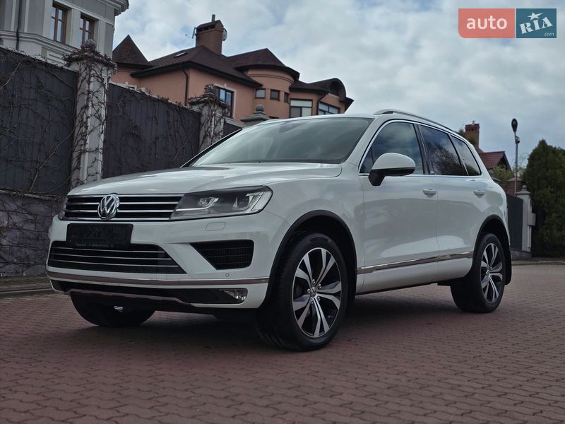 Позашляховик / Кросовер Volkswagen Touareg 2018 в Чернівцях