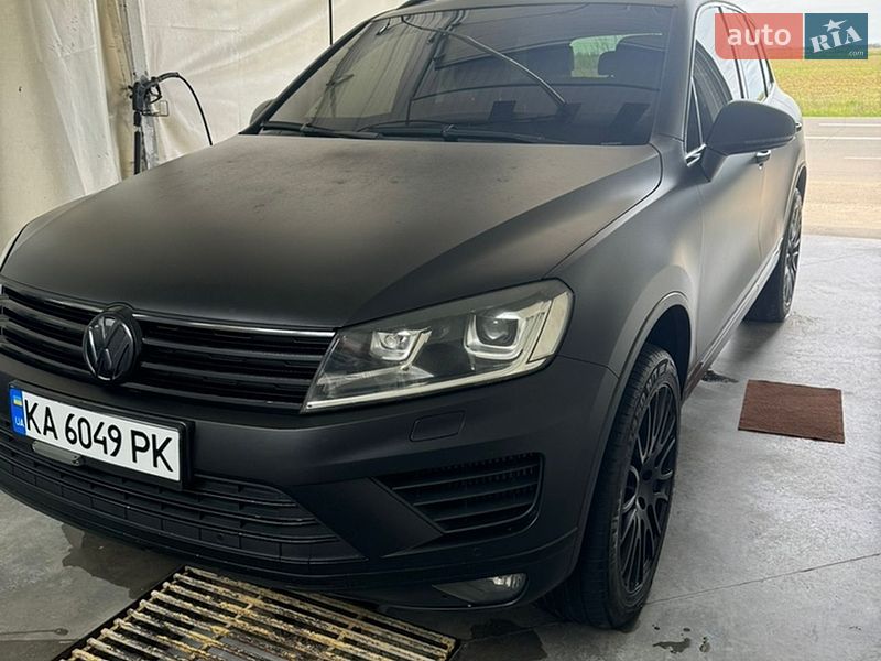 Позашляховик / Кросовер Volkswagen Touareg 2017 в Одесі