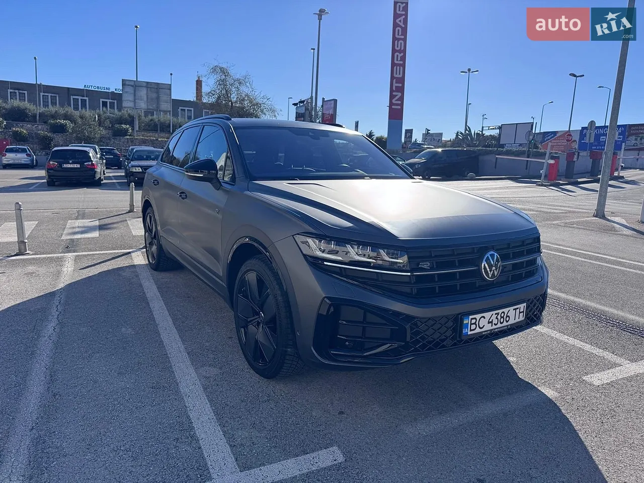 Volkswagen Touareg 2024 photo 2