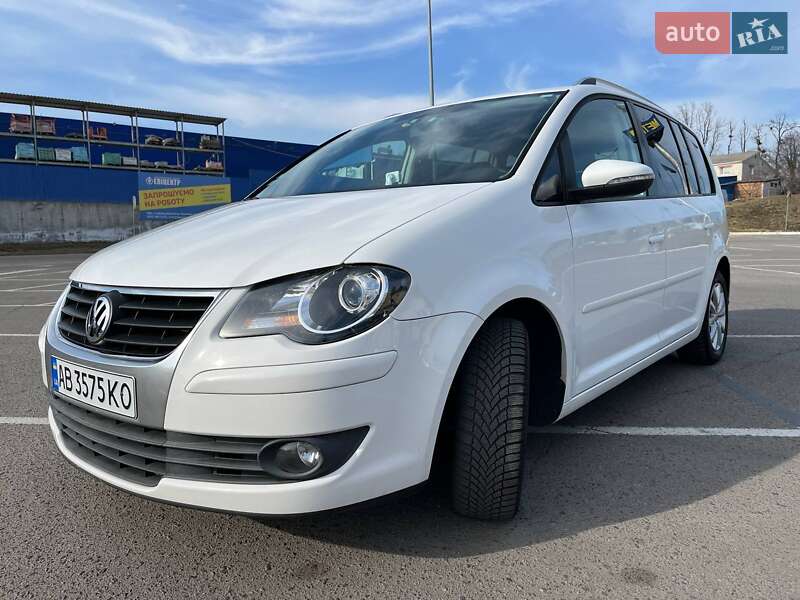 Минивэн Volkswagen Touran 2009 в Виннице