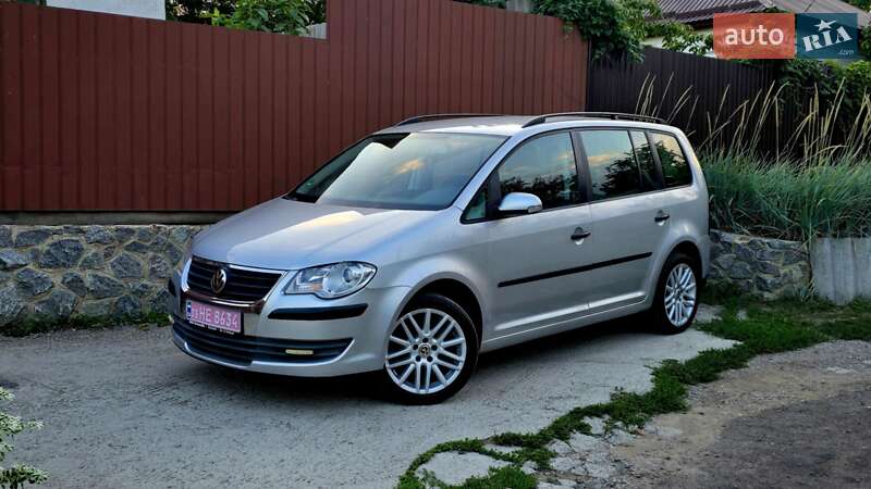 Минивэн Volkswagen Touran 2007 в Полтаве Минивэн Volkswagen Touran 2007 в Полтаве