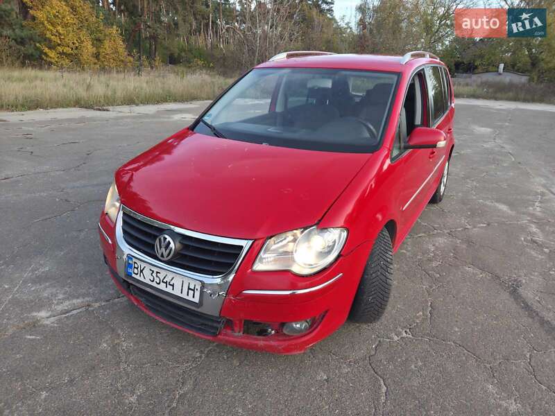 Мінівен Volkswagen Touran 2006 в Києві Мінівен Volkswagen Touran 2006 в Києві