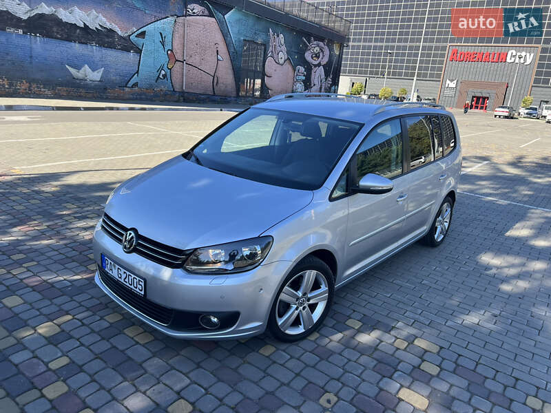Минивэн Volkswagen Touran 2011 в Луцке