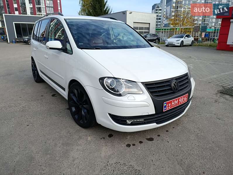 Минивэн Volkswagen Touran 2009 в Луцке Минивэн Volkswagen Touran 2009 в Луцке