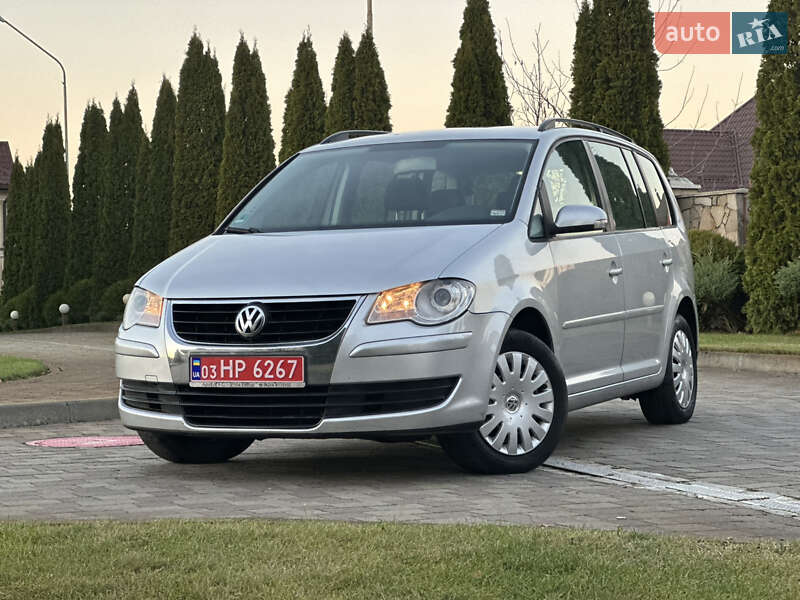 Минивэн Volkswagen Touran 2008 в Сарнах Минивэн Volkswagen Touran 2008 в Сарнах