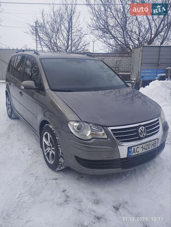 Минивэн Volkswagen Touran 2007 в Малой Виске Минивэн Volkswagen Touran 2007 в Малой Виске