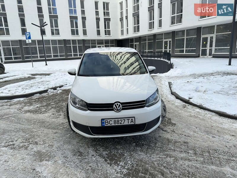 Минивэн Volkswagen Touran 2012 в Городке
