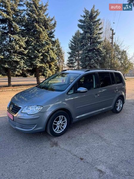 Минивэн Volkswagen Touran 2010 в Вознесенске Минивэн Volkswagen Touran 2010 в Вознесенске