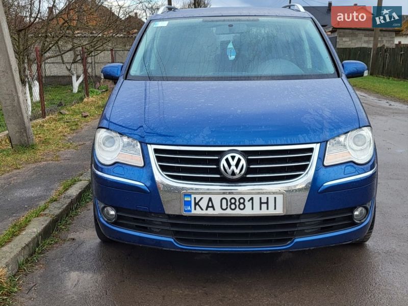 Минивэн Volkswagen Touran 2007 в Березному