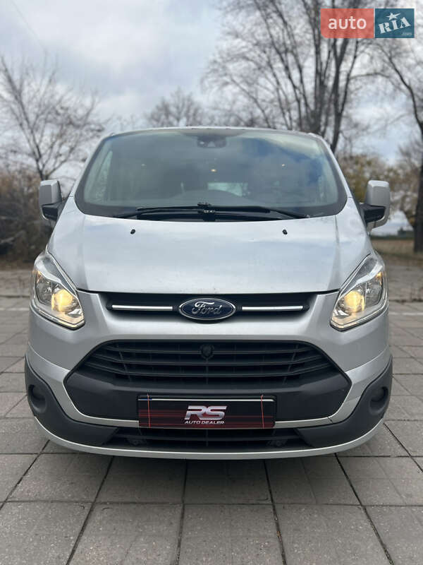 Минивэн Ford Tourneo Custom 2015 в Запорожье