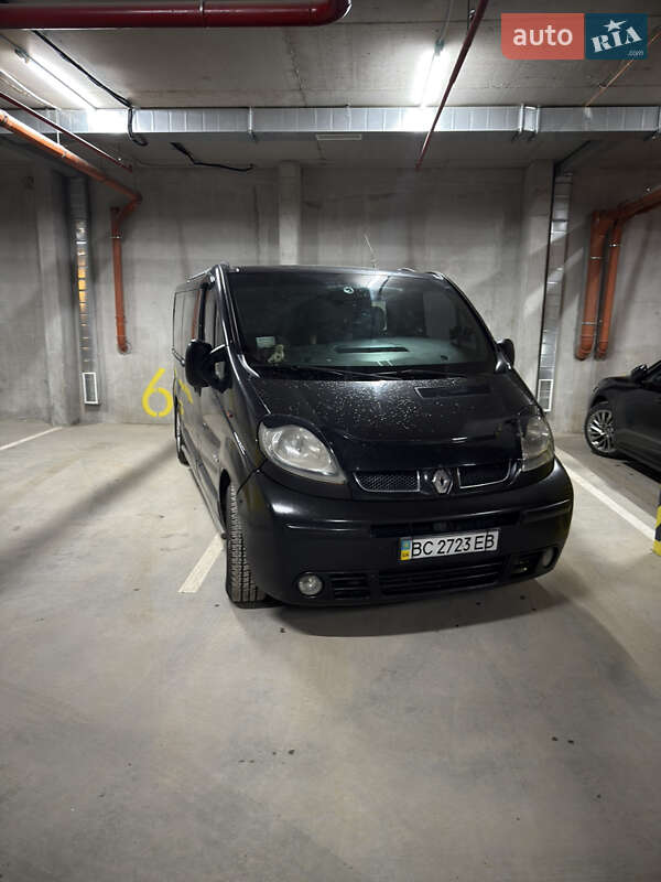 Минивэн Renault Trafic 2004 в Львове Минивэн Renault Trafic 2004 в Львове