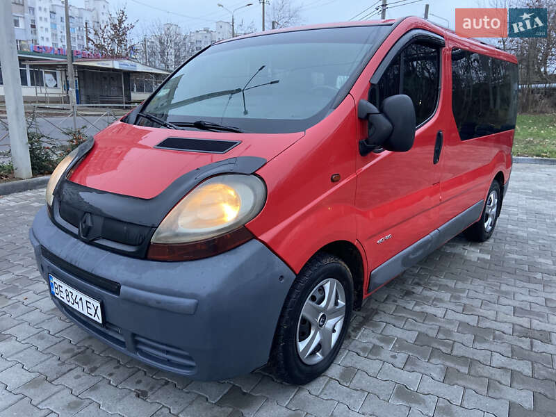 Мінівен Renault Trafic 2004 в Миколаєві Мінівен Renault Trafic 2004 в Миколаєві