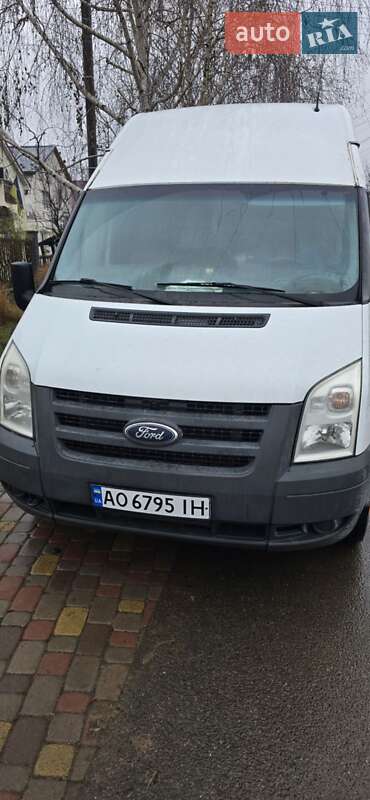 Грузовой фургон Ford Transit 2011 в Мукачево