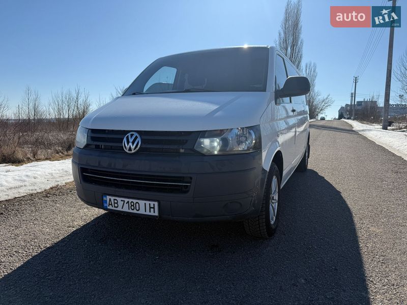 Грузопассажирский фургон Volkswagen Transporter 2012 в Немирове
