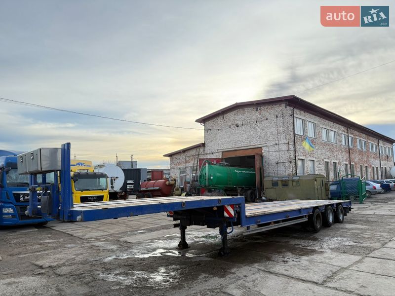 Низкорамная платформа Mueller-Mitteltal TS-3 2005 в Львове