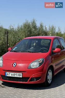 Хэтчбек Renault Twingo 2009 в Долине