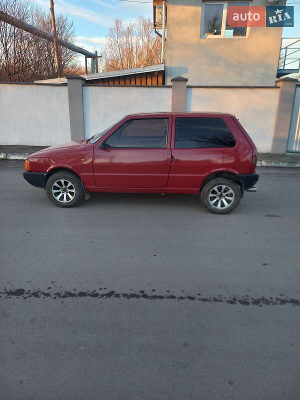Хэтчбек Fiat Uno 1987 в Дрогобыче Хэтчбек Fiat Uno 1987 в Дрогобыче