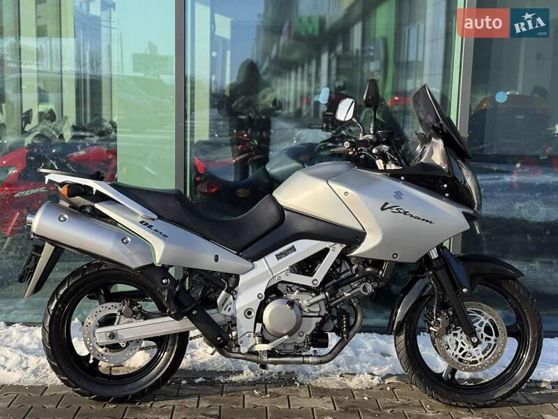 Мотоцикл Туризм Suzuki V-Strom 650 2004 в Ровно Мотоцикл Туризм Suzuki V-Strom 650 2004 в Ровно