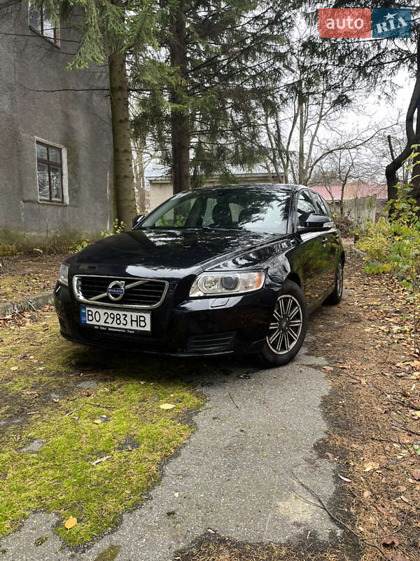 Универсал Volvo V50 2010 в Волочиске