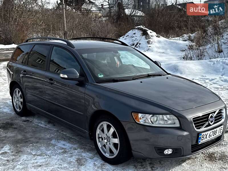 Универсал Volvo V50 2011 в Изяславе