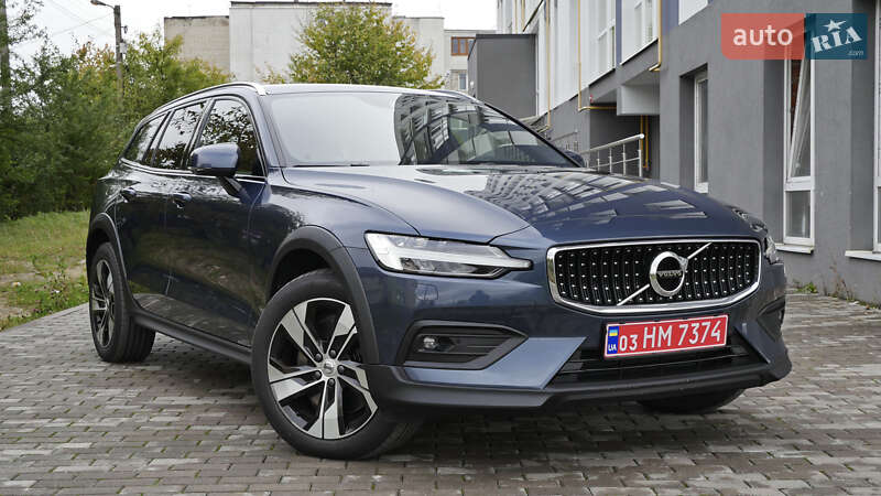 Универсал Volvo V60 Cross Country 2020 в Львове Универсал Volvo V60 Cross Country 2020 в Львове